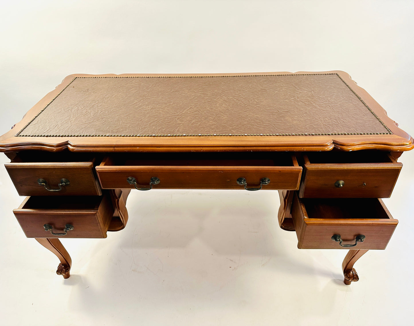 Leather Top Desk (1 Drawer Pull Missing)