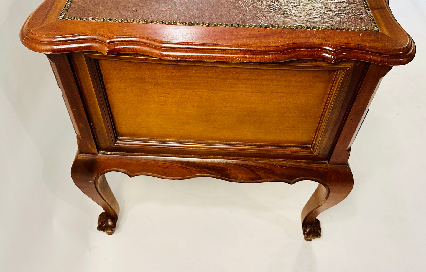 Leather Top Desk (1 Drawer Pull Missing)